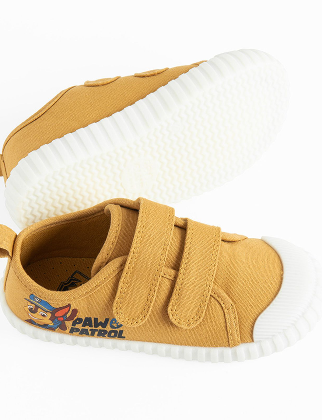 Canvas shoes